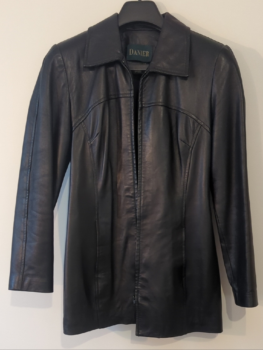 Vintage Danier Black Leather Fitted Jacket with Zipper